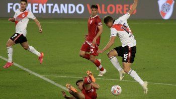 river penso en boca y no paso del empate frente a huracan