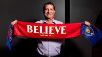 La compra de cientos de millones de dólares también incluyó el estadio Rio Tinto Stadium.