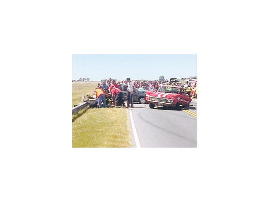 El accidente ocurrió en pleno recambio de quincena en la Ruta 11 e involucró a seis automóviles. El siniestro ocasionó ayer más de 20 kilómetros de cola.