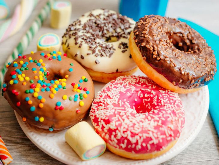 El glaseado es una parte fundamental en la receta de las donas. El glaseado es una parte fundamental en la receta de las donas.