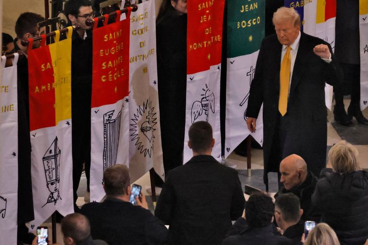 Trum, presente en la Catedral de Notre Dame. Trum, presente en la Catedral de Notre Dame.