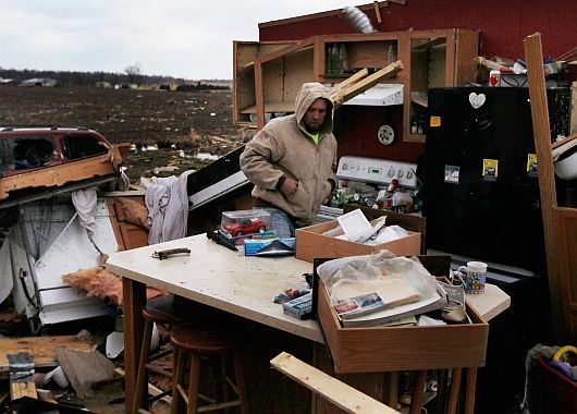 Tornados en EEUU dejan ya 35 muertos y hacen desaparecer un pequeño puebloTornados en EEUU dejan ya 27 muertos y hacen desaparecer un pequeño pueblo (foto 4)