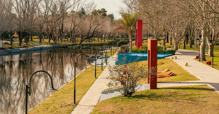 This Buenos Aires corner receives millions with fishing, walks, traditional parties and a gastronomy that conquers each visitor.  