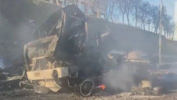El ejército de Ucrania destruyó un convoy ruso al oeste de Kiev