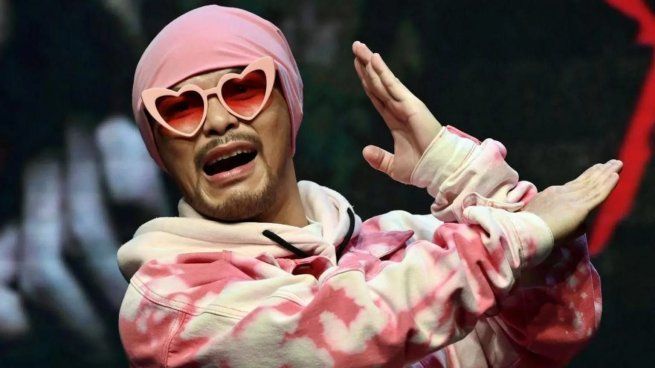 La policía arrestó a Namewee tras encontrar nueve pastillas azules sospechadas de ser éxtasis.&nbsp;