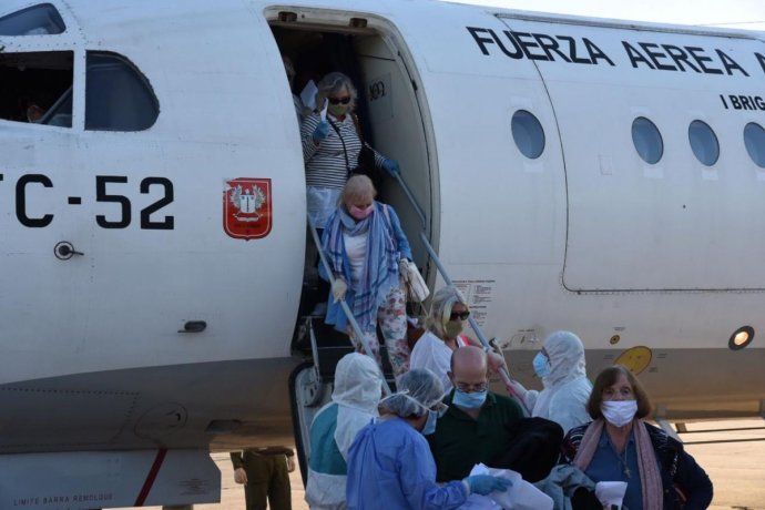 Los argentinos hab&iacute;an quedado varados en un crucero en altamar. Tras lograr desembarcar, pudieron viajar a Brasil, desde donde fueron repatriados por la FAA.