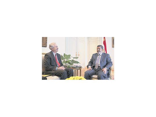 El presidente de Egipto, Mohamed Mursi, recibió ayer en El Cairo al subsecretario de Estado norteamericano, William Burns. Se anunció que se reunirá con Barack Obama en septiembre en Nueva York, en el marco de la Asamblea General de la ONU.