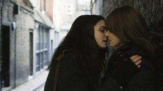 Un film que va más allá de lo establecido y le moral, gira en torno a un amor imposible de olvidar