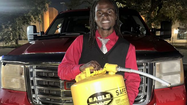 El origen del desarrollo se remonta a la adolescencia de Brown, quien comenzó a experimentar con distintos tipos de plástico para evaluar su comportamiento bajo condiciones de calor extremo.