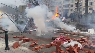 Reprimieron en Bélgica una multitudinaria protesta contra las restricciones por Covid-19