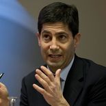 Kevin Warsh es conocido por su paso por la Fed durante la crisis financiera de 2008 y sus contactos tanto con Wall Street como con el círculo cercano de Trump. Kevin Warsh es conocido por su paso por la Fed durante la crisis financiera de 2008 y sus contactos tanto con Wall Street como con el círculo cercano de Trump.