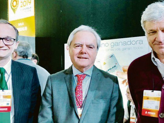 Cumbre. Gustavo Idigoras, presidente de la poderosa Ciara (aceiteros y agroexportadores), Federico Pinedo y David Hughes,titular de ArgenTrigo.