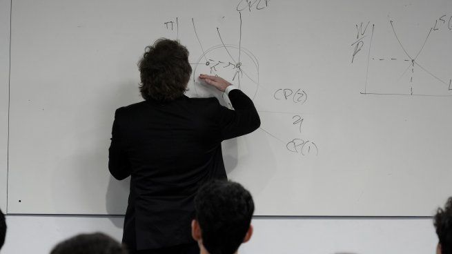 Javier Milei brindó el lunes una charla en la Universidad de San Andrés.