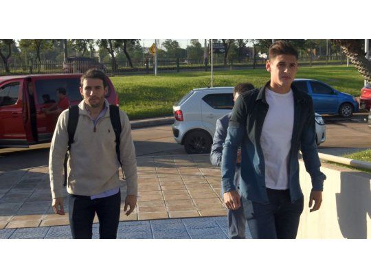 Mayada y Martínez Quarta llegan al edificio de la Conmebol.