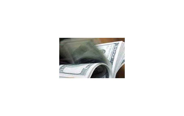 Dólar oficial cerró estable a $ 4,53 y el informal subió tres centavos