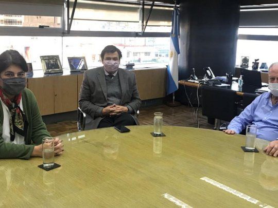 El secretario de UPCN, Andrés Rodríguez, junto al ministro de Trabajo, Claudio Moroni y la&nbsp; secretaria de Gestión y Empleo Público, Ana Castellani.