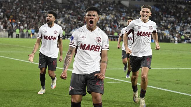 Dylan Aquino convirtió el tanto que lleva a Lanús a semifinales de la Copa Sudamericana.