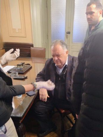 Eduardo Valdés, uno de los diputados agredidos en la marcha frente al Congreso. Eduardo Valdés, uno de los diputados agredidos en la marcha frente al Congreso.
