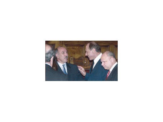 Ricardo Lorenzetti recibe el saludo de dos capas geológicas del máximo tribunal: Eugenio Zaffaroni, que entró de la mano del nuevo régimen, y Antonio Boggiano, que se va por la misma vía.