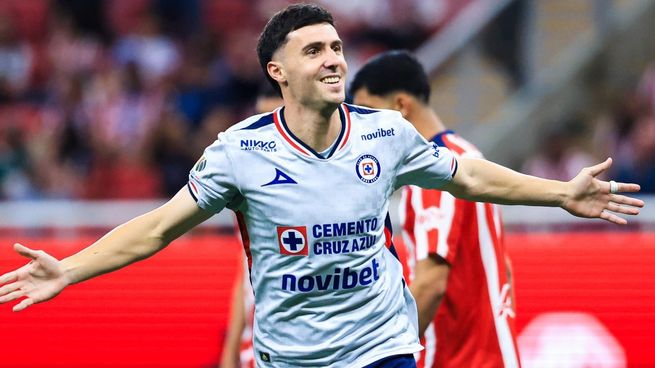 Paradela abrió el camino en el triunfo del Cruz Azul. Cinco al hilo para los de Larcamón.&nbsp;