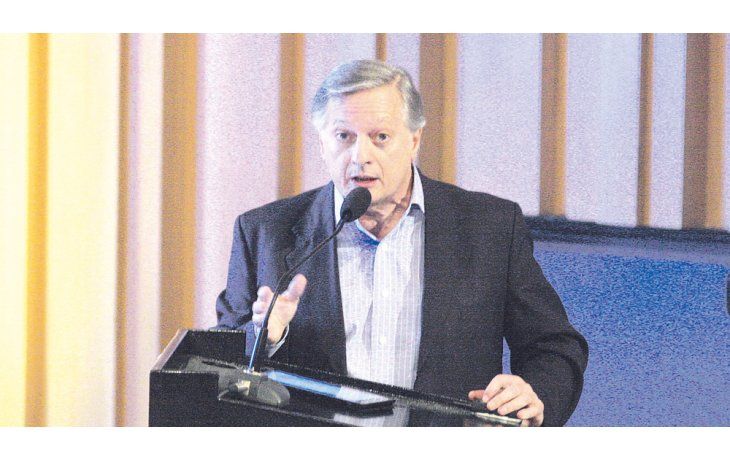 Facturar. Es lo que quiere que le permitan el ministro Aranguren.