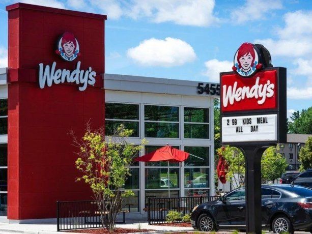 La idea de la empresa para no tomar una decisión drástica, es reestructurar. La idea de la empresa para no tomar una decisión drástica, es reestructurar.