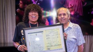 La Mona Jiménez fue homenajeado por SADAIC. La Mona Jiménez fue homenajeado por SADAIC.