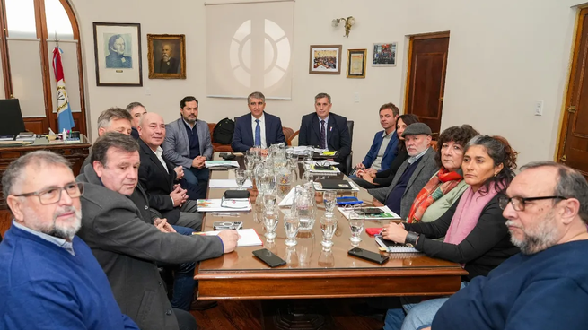 Funcionarios del Gobierno de Santa Fe y gremialistas se reunieron, no hubo acuerdo y volverán a verse en una semana.&nbsp;&nbsp;