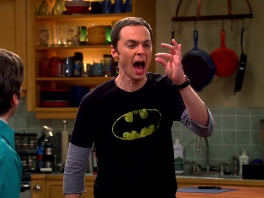 Jim Parson interpretando a Sheldon Cooper. 