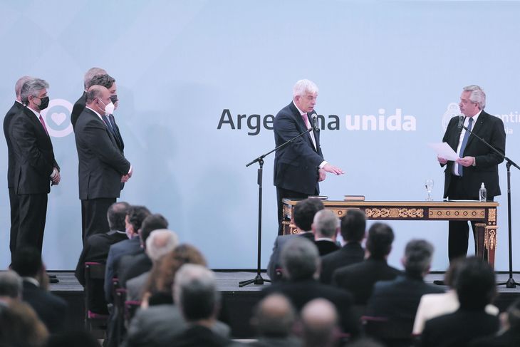 PAG11-JULIAN DOMINGUEZ-TELAM.jpg