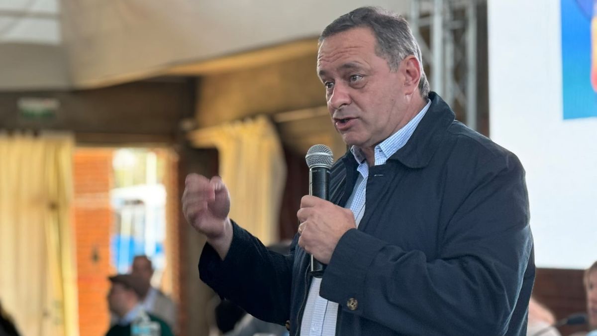 Álvaro Delgado accused the Broad Front of hiding Yamandú Orsi