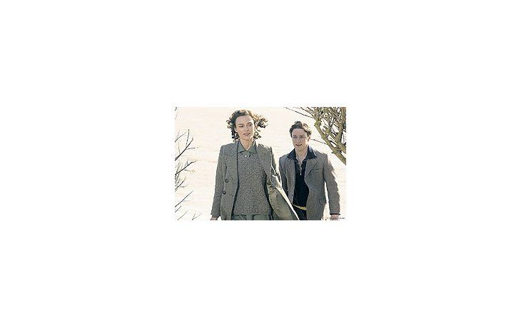 ámbito.com | Keira Knightley (Cecilia) y James McAvoy (Robbie), la trágica pareja en «Expiación, deseoy pecado» de Joe Wright.