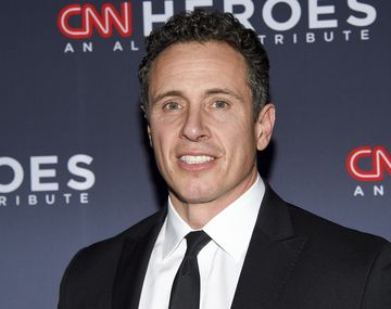 CNN despide al presentador Chris Cuomo por su rol en el escándalo sexual de su hermano