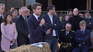 El primer ministro Gabriel Attal en un campo ganadero.&nbsp;