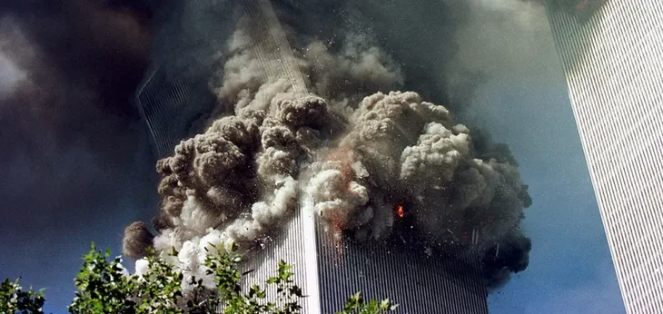The aircraft collision caused the fall of the twin towers. The aircraft collision caused the fall of the twin towers.