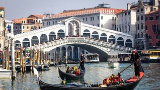 Venecia empezará a cobrarles a los turistas.