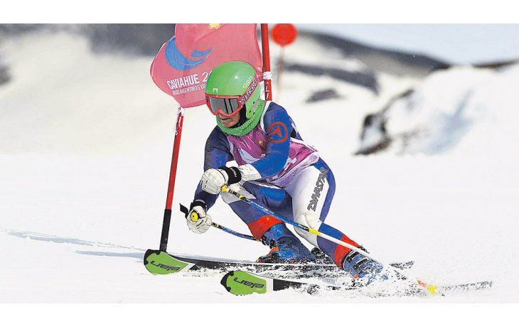 ámbito.com | Adrenalina. Los esquiadores en acción en el Centro de Esquí de Caviahue