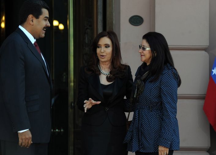 Argentina y Venezuela acordaron profundizar acuerdo de gas por alimentos (foto 3)