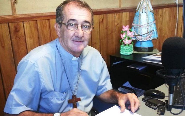 El obispo de Posadas, Juan Ramón Martínez.