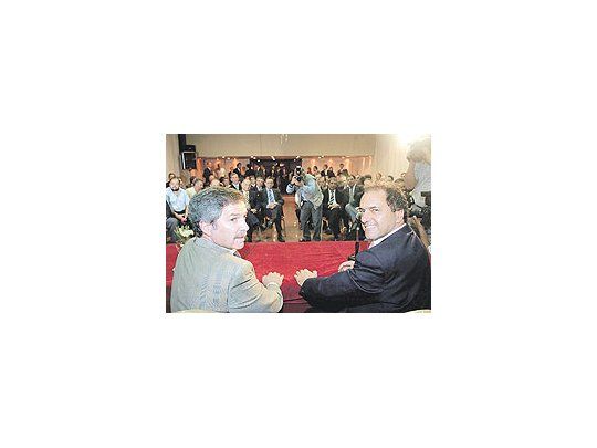 Daniel Scioli, junto a Felipe Solá escuchó reclamos de intendentes que responden al actualgobernador.