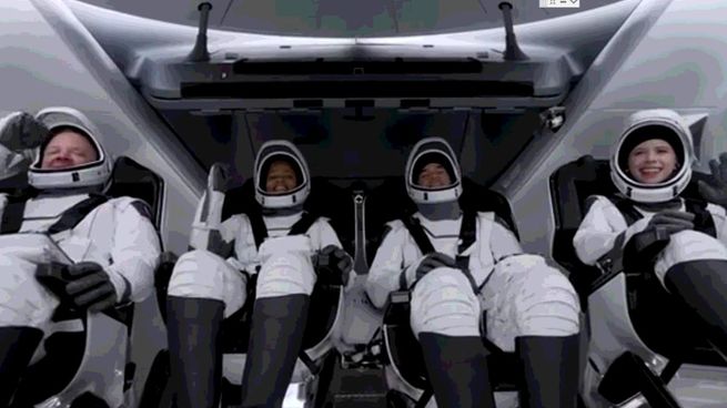 Jared Isaacman, Hayley Arceneaux, Chris Sembroski y Sian Proctor.