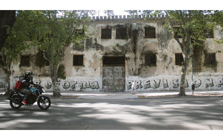 ámbito.com | Ubicación. La cárcel de Caseros se encuentra entre la Avenida Caseros, Pichincha, Pasco y 15 de Noviembre en el barrio porteño de Parque Patricios. Allí se instalará el Archivo General de la Nación, la obra está demorada. Foto: Ignacio Petunchi.