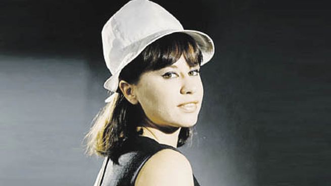 astrud gilberto. Le dio voz y figura en 1962 a la “Garota de Ipanema”.