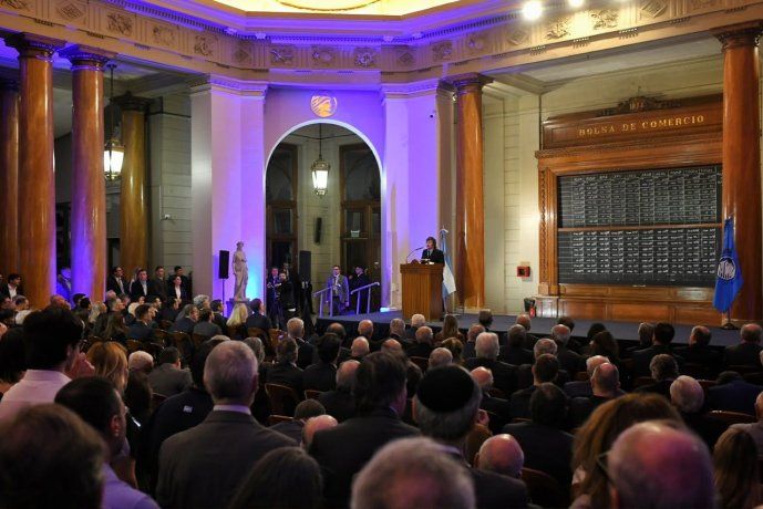 El presidente Javier Milei participó del acto por el 172º aniversario de la Bolsa de Comercio de Buenos Aires. El presidente Javier Milei participó del acto por el 172º aniversario de la Bolsa de Comercio de Buenos Aires.