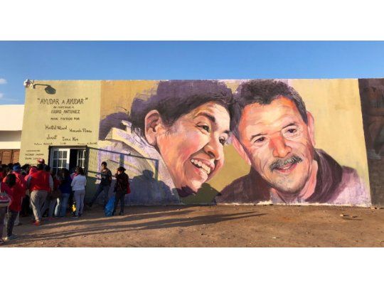 Mural y emoción en el primer aniversario