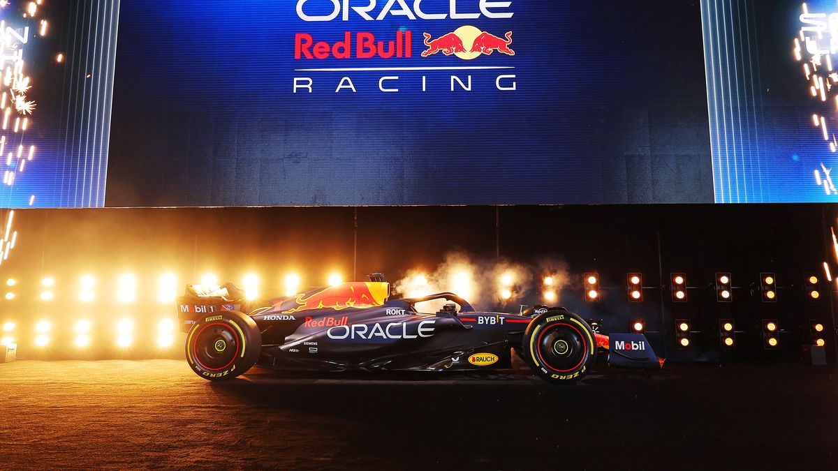 Red Bull presented its new car and announced an agreement with a historic automotive