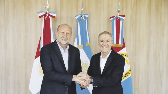 Instantánea. Omar Perotti y Juan Schiaretti, ayer con sintonía política fina en medio del armado del espacio nacional que impulsa el “Gringo”.