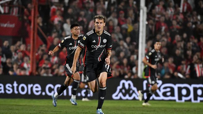 Facundo Colidio fue el artífice de la remontada de River ante Instituto, en Córdoba, donde perdía 1-0 y ganó por 3-1.