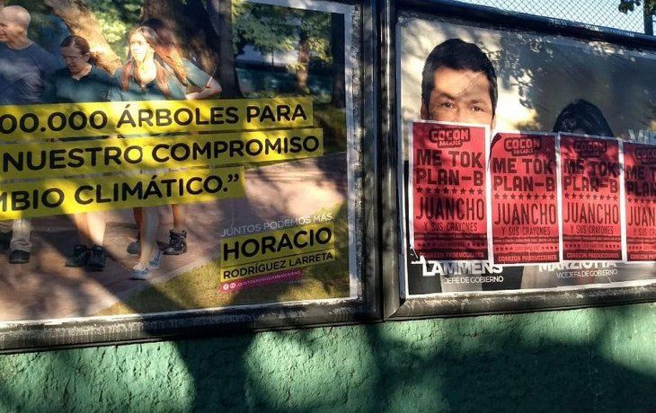 guerra de afiches y volantes truchos recalienta el duelo larreta vs. lammens