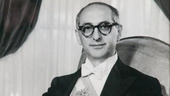 Arturo Frondizi, presidente de la Argentina entre el 1 de mayo de 1958 y el 29 de marzo de 1962, cuando fue derrocado por un golpe de Estado militar.